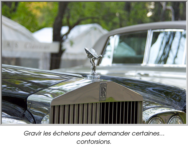 Gravir les échelons peut demander certaines... contorsions.