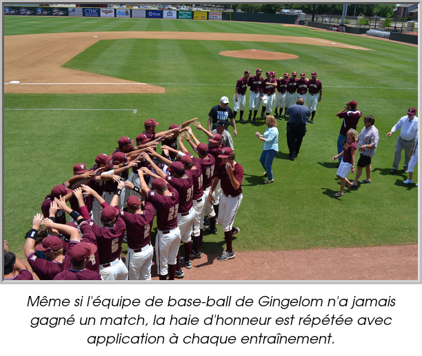 Même si l'équipe de base-ball de Gingelom n'a jamais gagné un match, la haie d'honneur est répétée avec application à chaque entraînement.